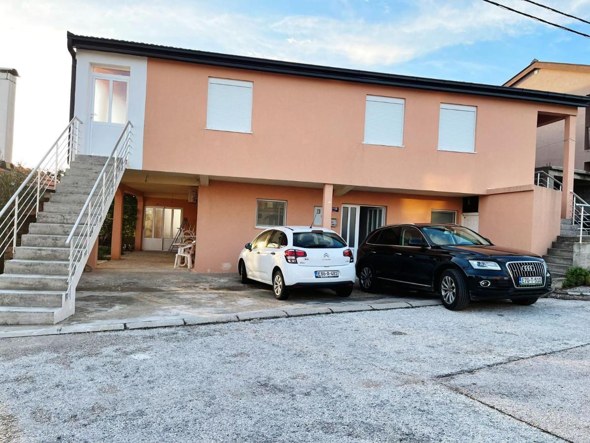 Apartmani Zuti Neum Eksteriør billede